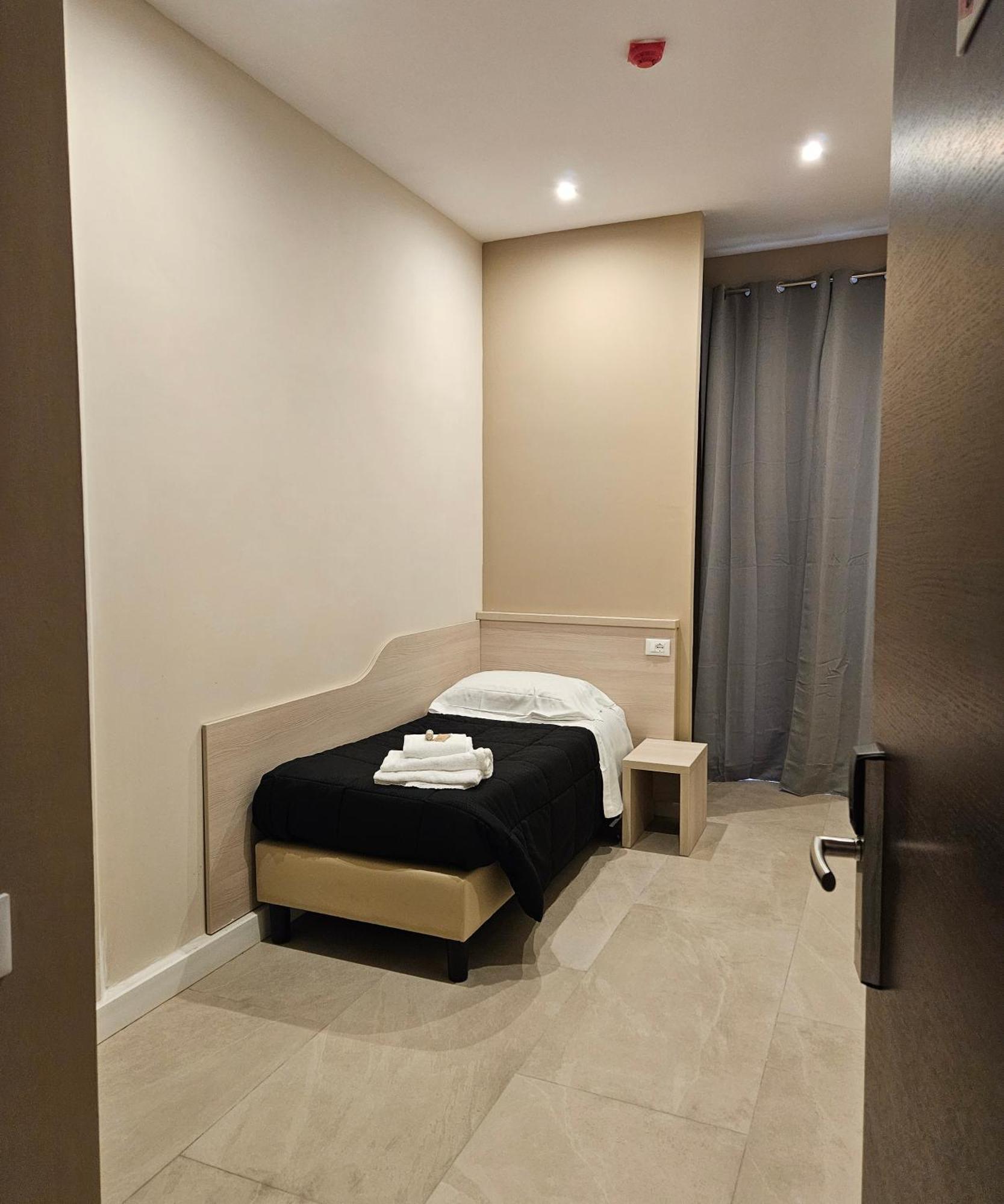 Hotel Mosaic Central Rome Bagian luar foto