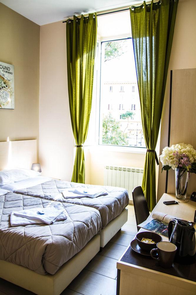 Hotel Mosaic Central Rome Bagian luar foto